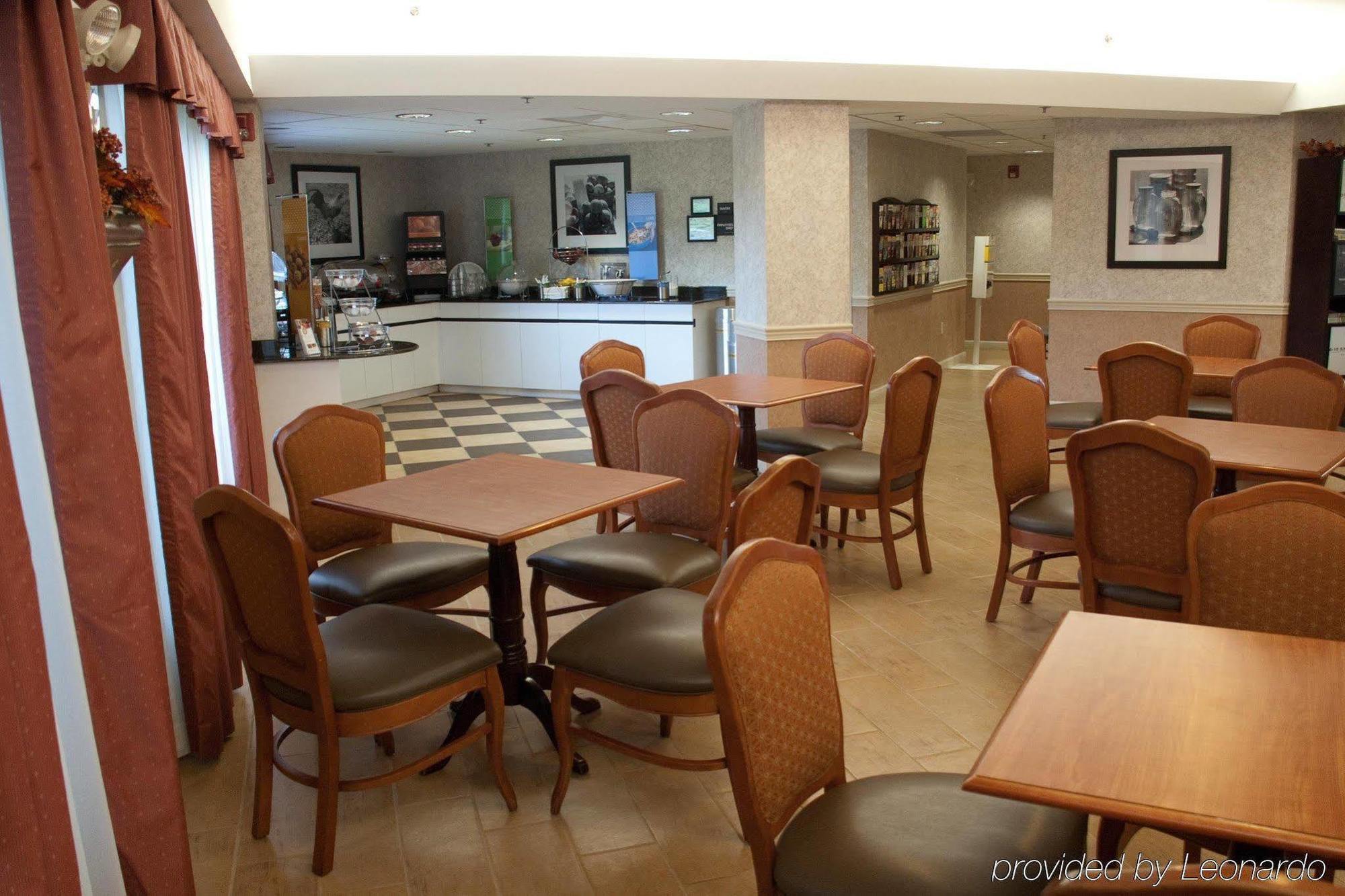 מלון Larkspur Landing קרלייל מסעדה תמונה